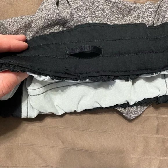 Lululemon Tracker Short V *4" Heather Lux Multi Black size 4 - Picture 8 of 9